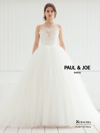 ウェディングドレスの写真