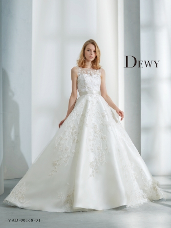 ウェディングドレスの写真