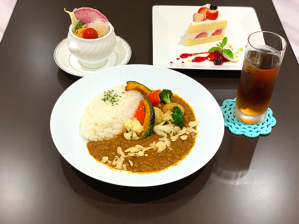 キーマカレー（辛口もございます）