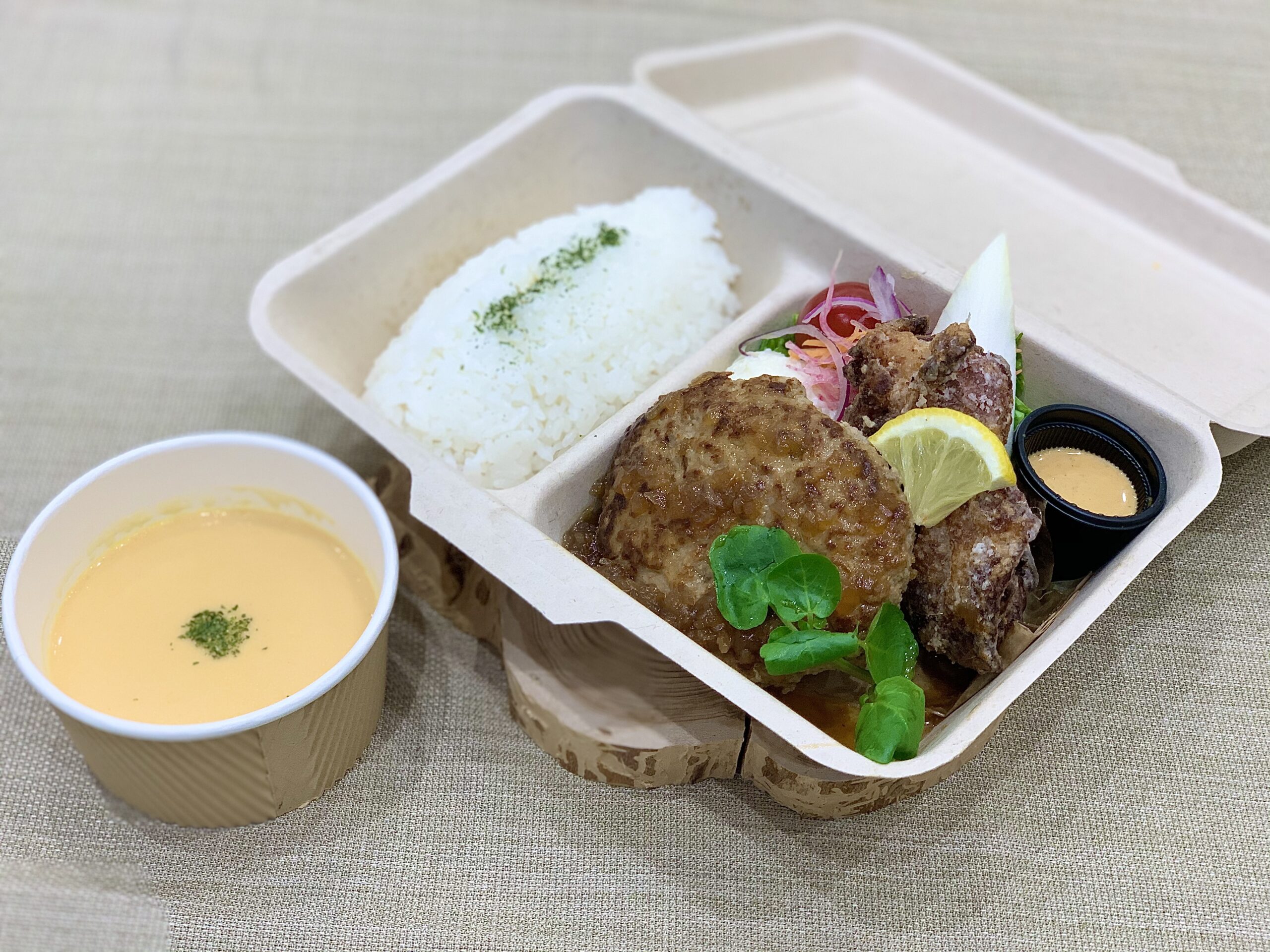 からバーグランチ（¥1,296 税込）　